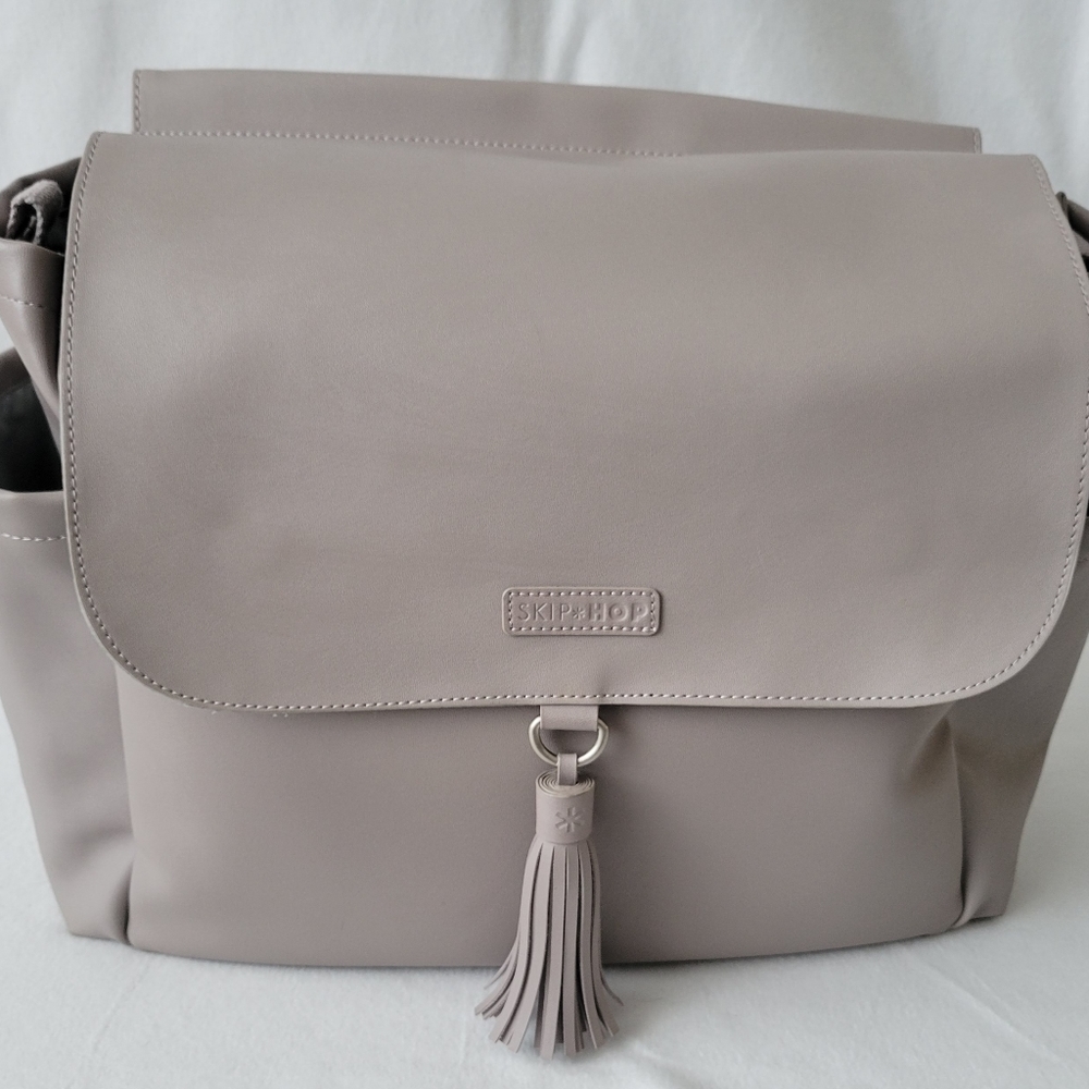 Skip*Hop Greenwich Convertible Diaper Bag